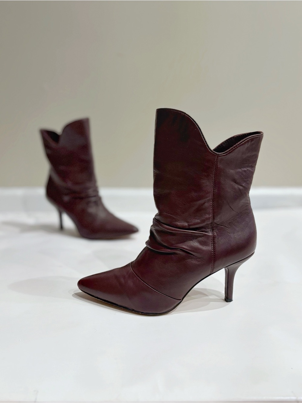 Vince Camuto Adrissa Leather Ankle Boots Women’s 9M Burgundy Minimalist Y2K Chic